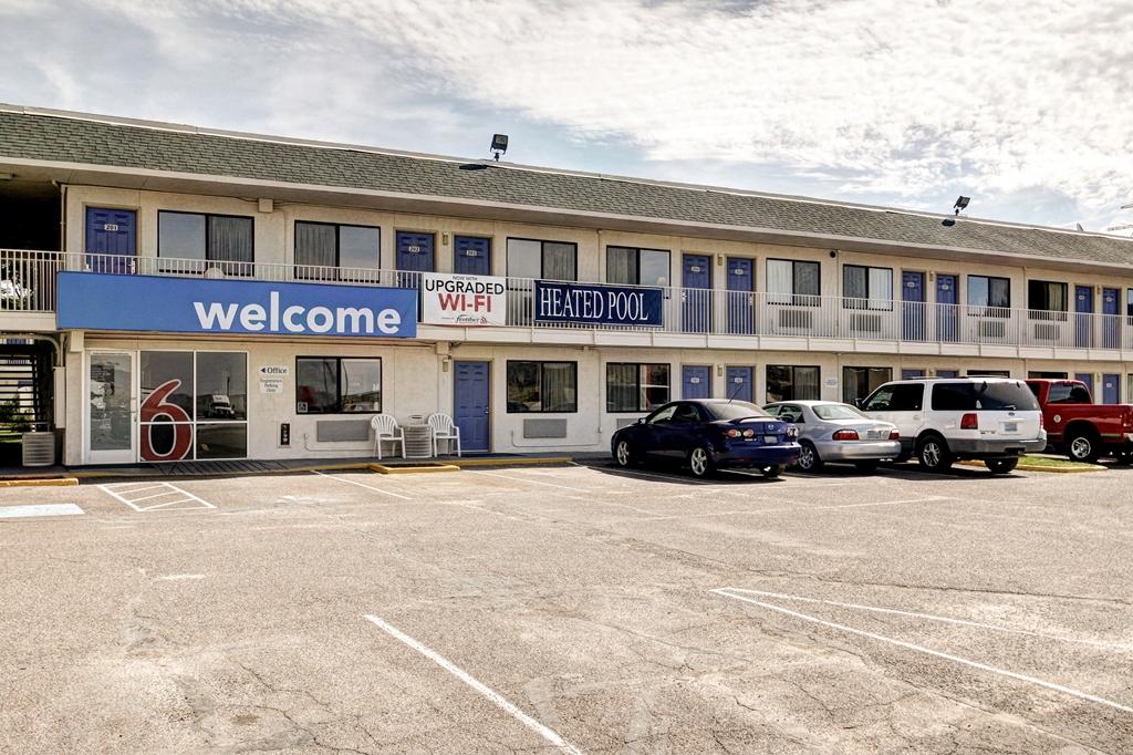 Motel 6 Wells Exterior photo