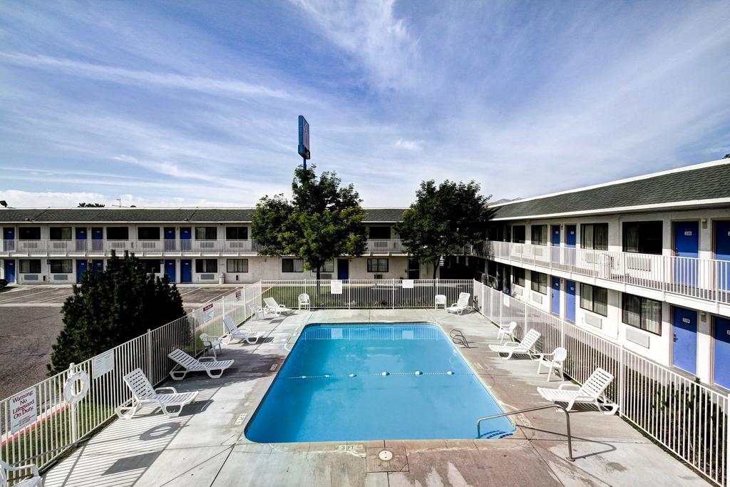 Motel 6 Wells Exterior photo