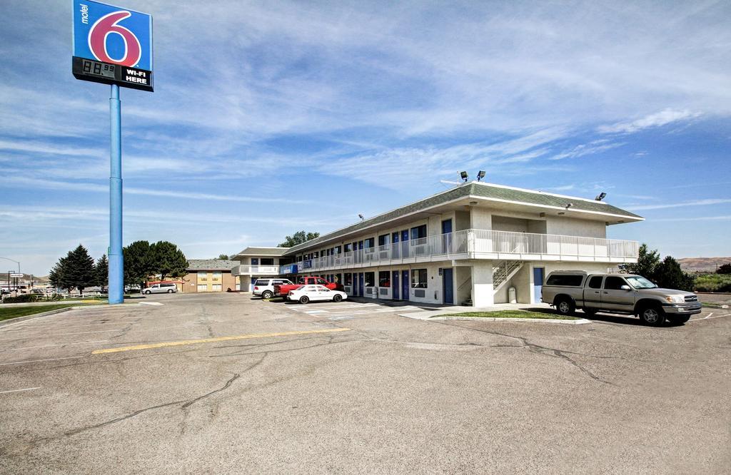 Motel 6 Wells Exterior photo