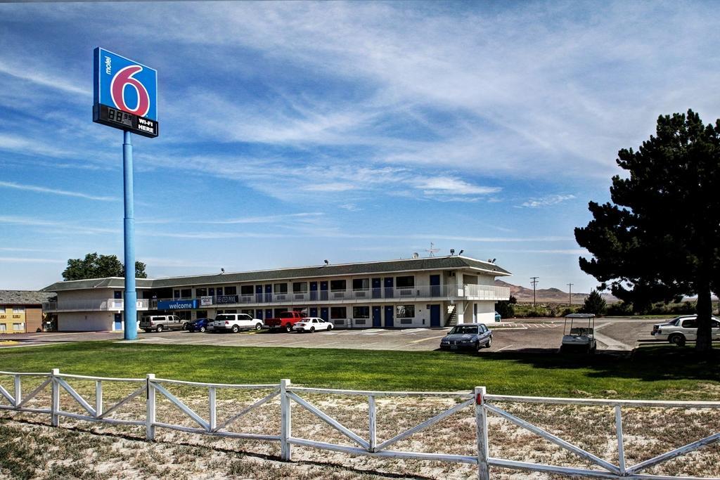 Motel 6 Wells Exterior photo